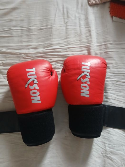 Боксови ръкавици