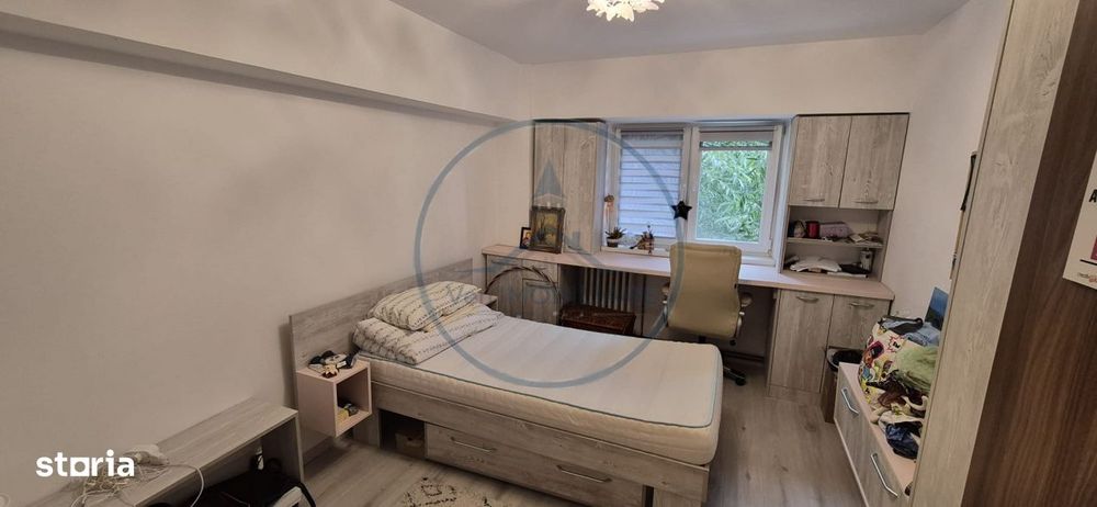 Apartament 2 camere , decomandat, et. 3, strada  Andrei Muresanu