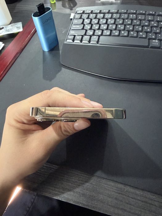 Продам iphone 13 про макс 256