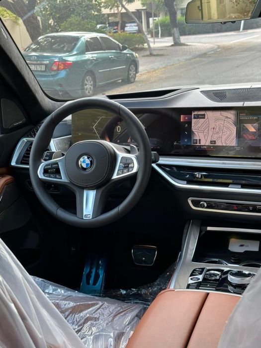 BMW X7 40i re-styling 2023