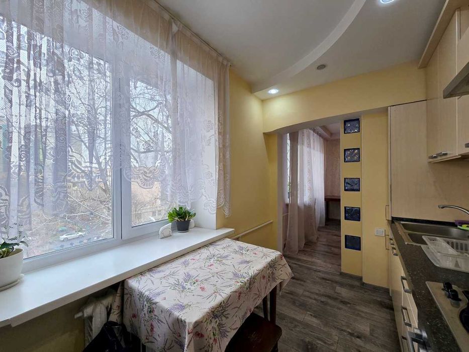 Продам квартиру Назарбаева 235