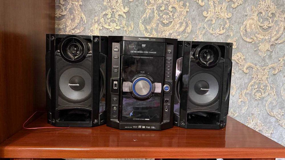 Музыкальный центр Panasonic в хорошем состоянии