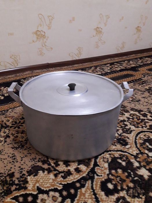 Продам алюминиевую кастрюлю