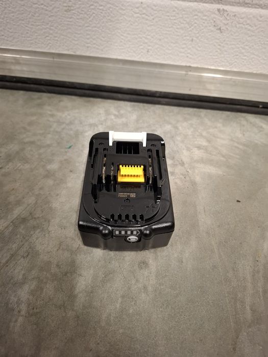 Makita , baterie noua originala 5Ah 18V