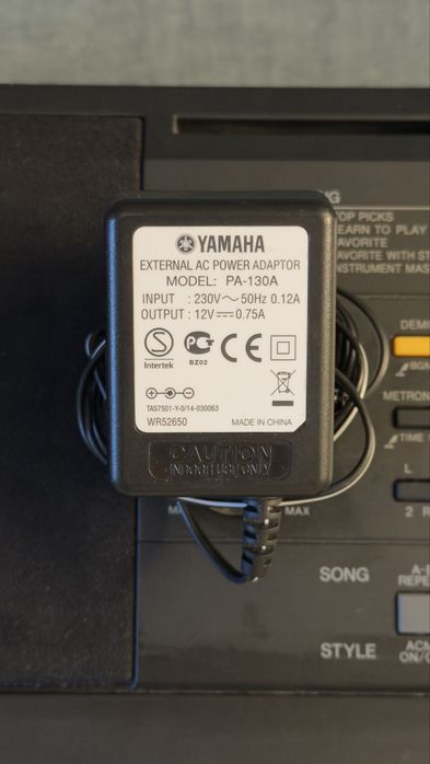 синтезатор Yamaha PSR-E343.