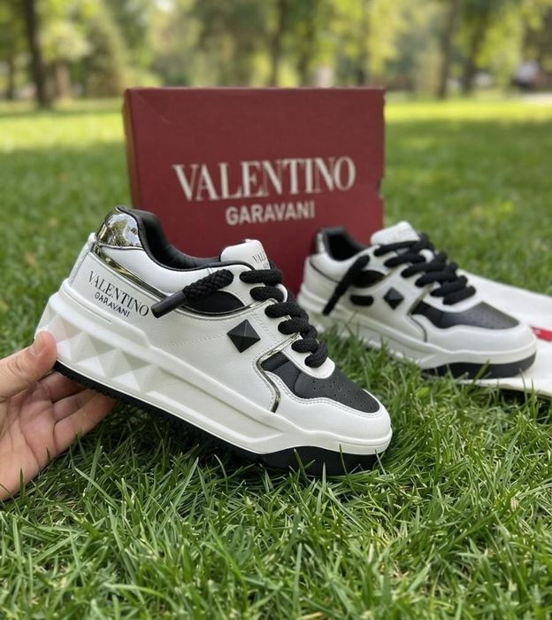 Adidasi Valentino Garavani Negru Alb - Full Box