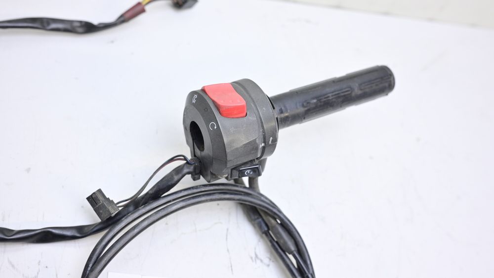 Bloc Comenzi Switch Dreapta Tub Cabluri Acceleratie Suzuki GSR 600