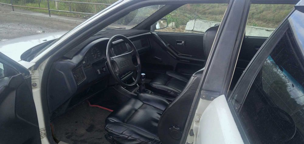 Автомобиль Audi 80 B3