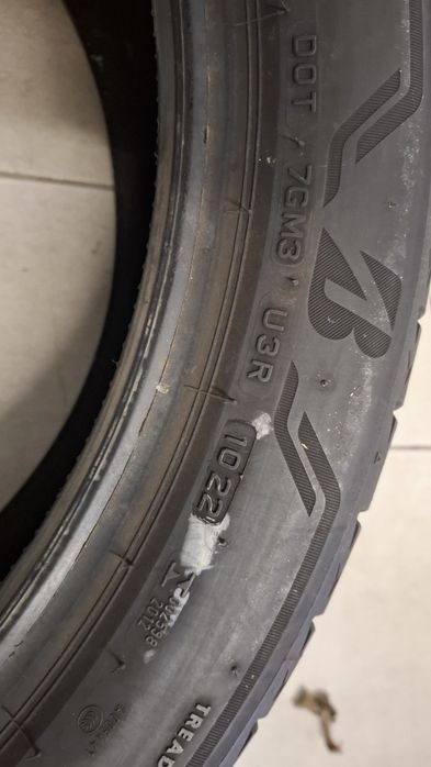 Единична лятна гума Bridgestone 235 45 20