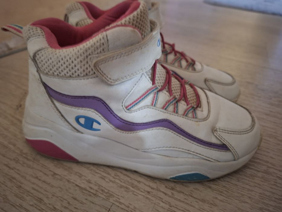 Почти не използвани ,маркови детски обувки