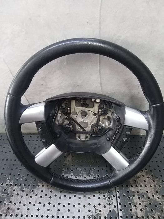 Volan piele in 4 spite cu comenzi ford focus 2 4m513600c