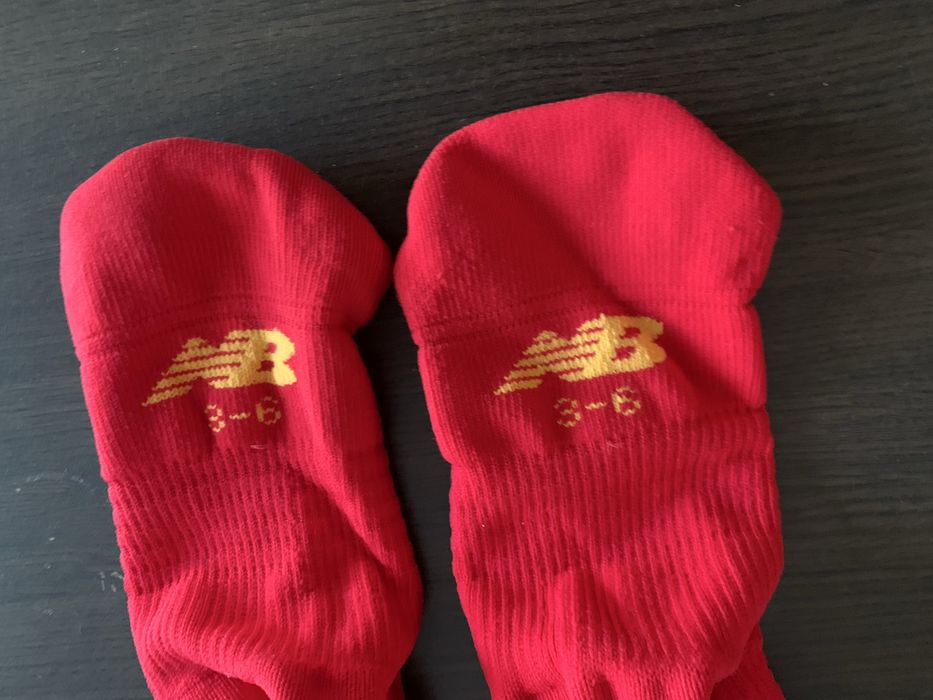 Ливерпул футболни чорапи и кори NB