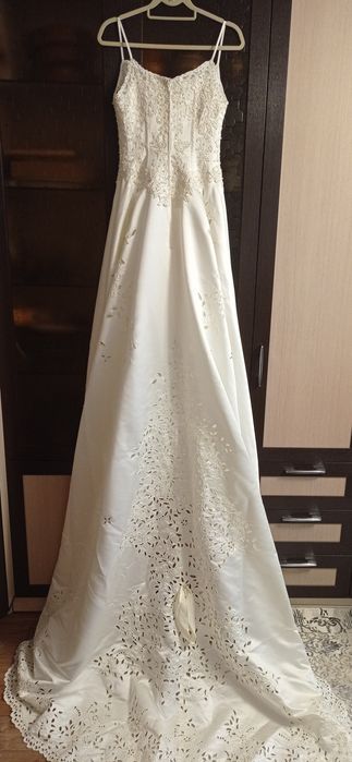 Платье свадебное цвет Айвори.