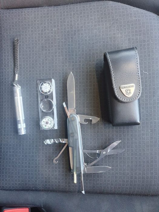 Cutit multi functionabil