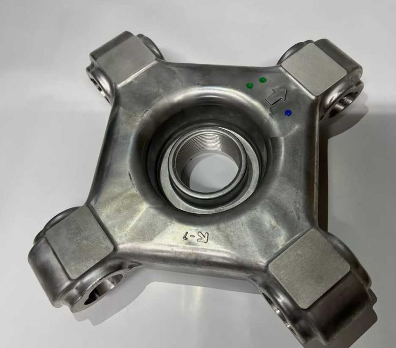 НОВА Кръстачка Спайдер за вариатор KFX700 Brute Force 750 KVF750 Ролки