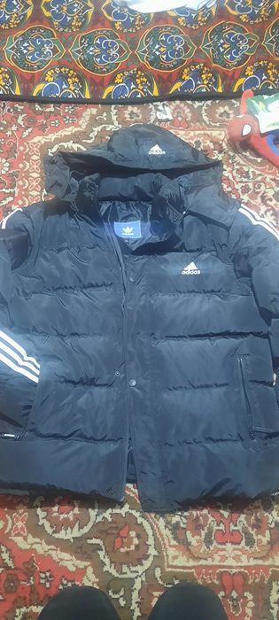 Адидас новая  куртка оригинал