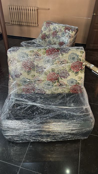 Продаю диваны цена договорная