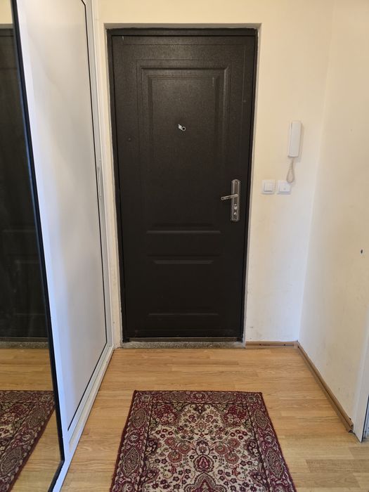 Дава се под наем Тристаен апартамент в Стара Загора, Зора - 70 кв.м за 255 € - Снимка #1