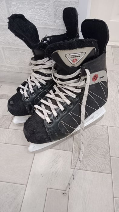 Продам б/у коньки