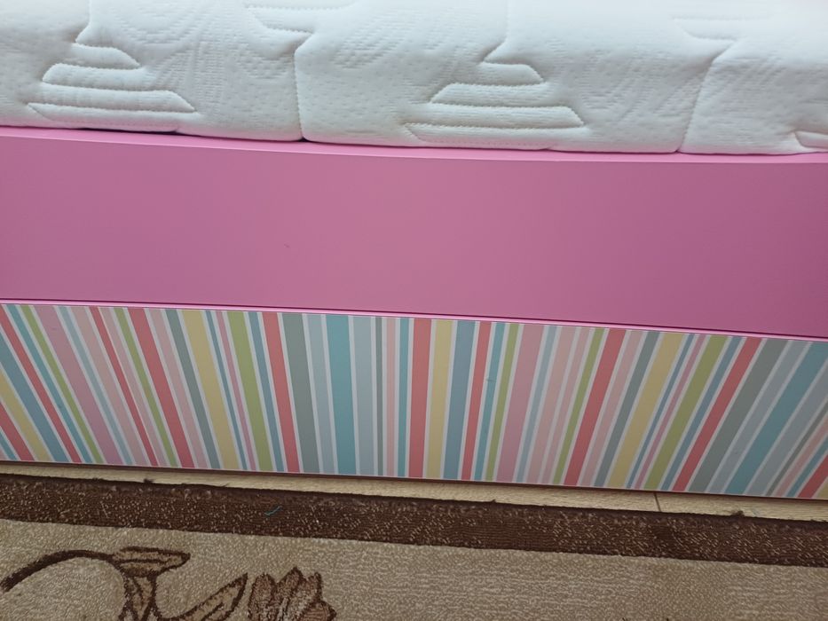Детская кровать розовая