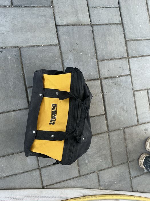 Vind pachet doua prese de sertizare Roller cu acumulatori si incarcator