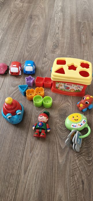 Бебешки играчки Fisher Price.