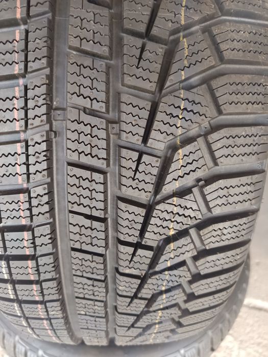 4бр.Нови зимни гуми 215/45/17-Hankook winter evo2