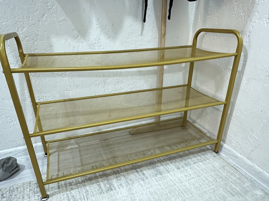 Обувница. Аяқ киім салғыш