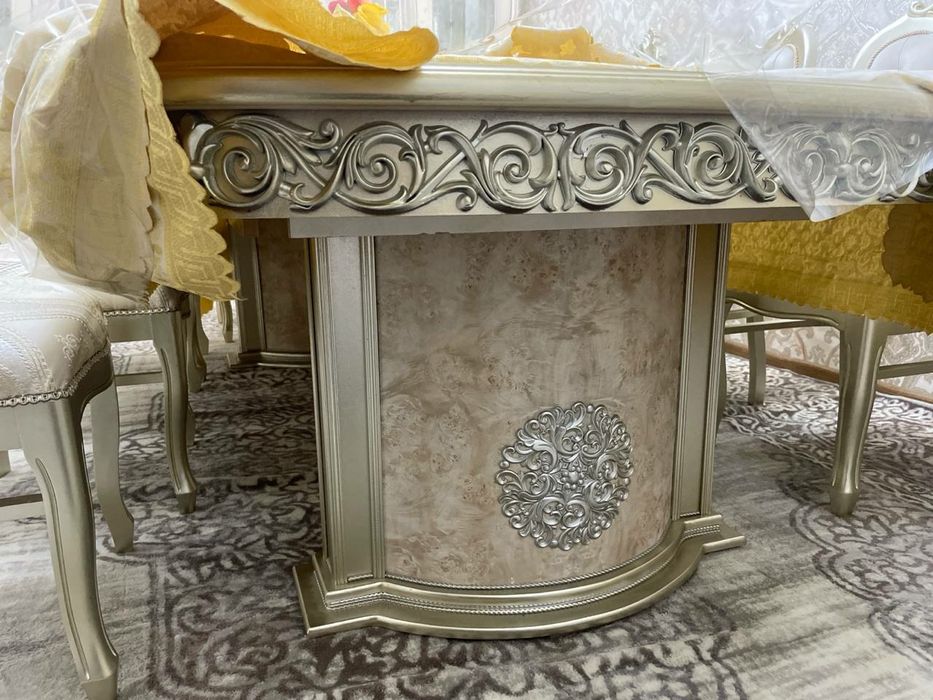 Стол 12 стульев новый модель королевский,из чистого дерева.