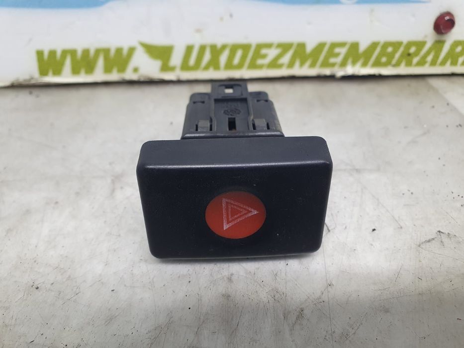 Buton avarii Dacia Logan 1 [facelift] [2007 - 2012] 1.5 DCI K9K792