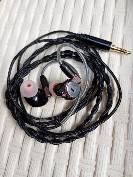 IEM Rose Technics Star City 5 Pro, 3drivere, unic propietar