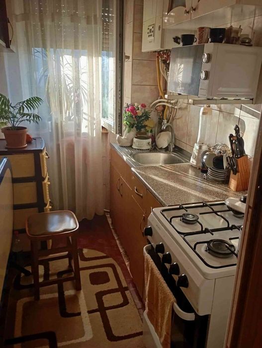 Vand apartament 3 camere