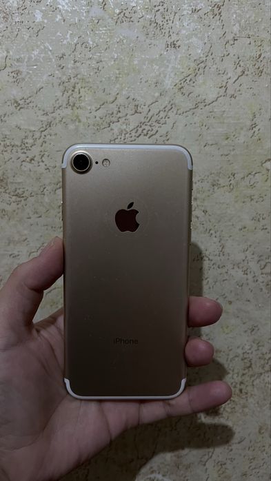 iPhone 7, золотистый