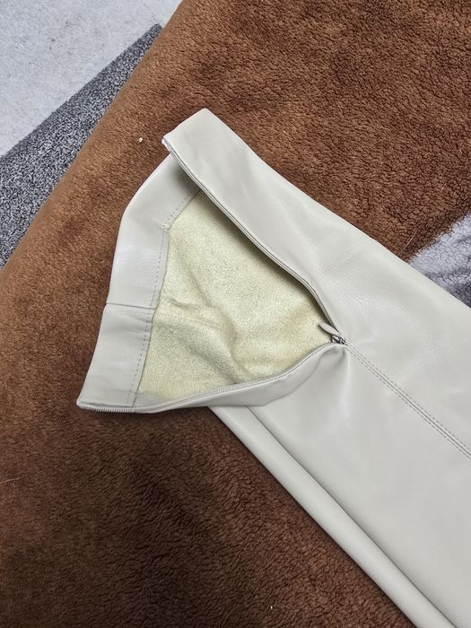 Pantaloni de  piele