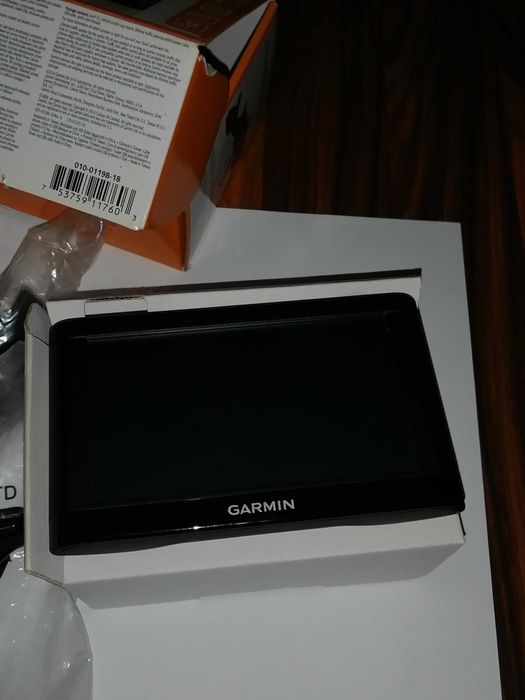 Garmin nuvi 55 lmt essential series