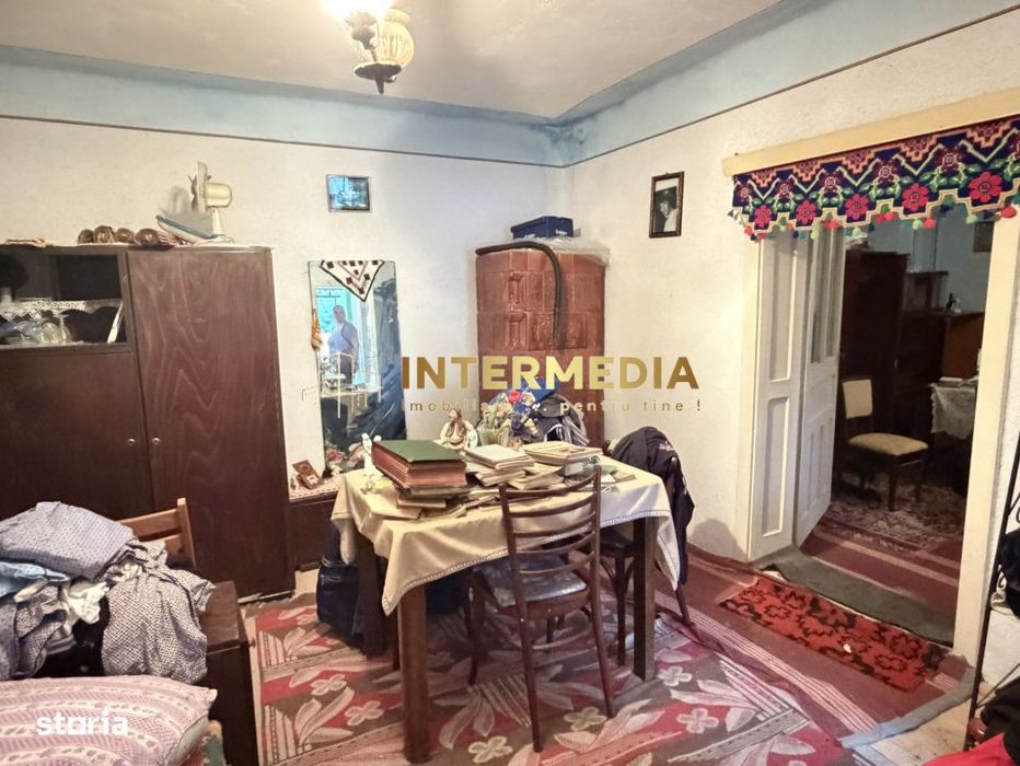 Casa Renovabila 3 camere Baie Bucatarie CRICAU 1375 mp Teren Toate Uti