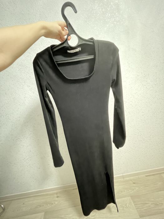 Продаю платья в этно-стиле и современные модели.