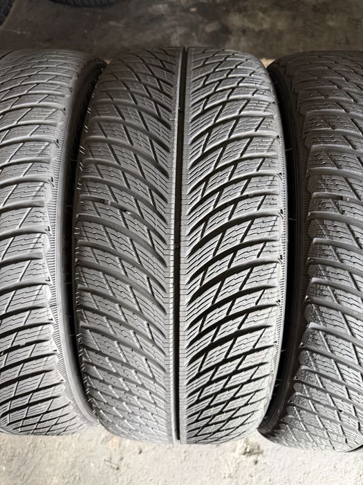 4 anvelope iarna 235/40/19 , 96 W , Michelin , 5.5-6.5 mm !