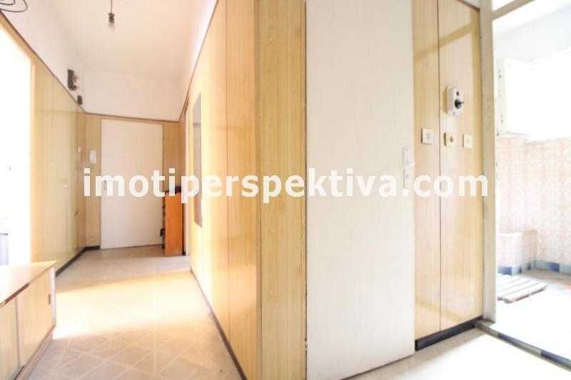 Продава се Тристаен апартамент в Пловдив, Христо Смирненски - 81 кв.м за 1321 €/кв.м - Снимка #11