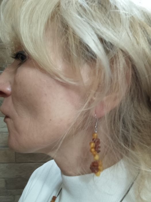 Кехлибар. Колие и обеци.