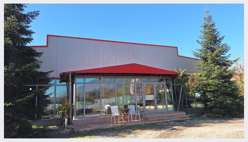 Бизнес имот с производствена сграда и голям терен – Карлово