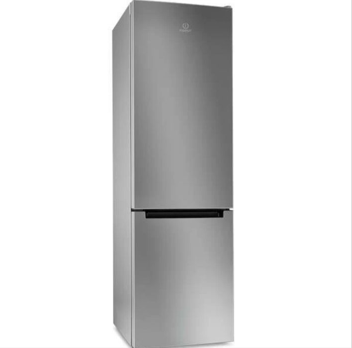 Продаю холодильник Indesit