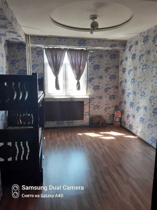 Шаҳар марказида  2/3 хонали уй сотилади!