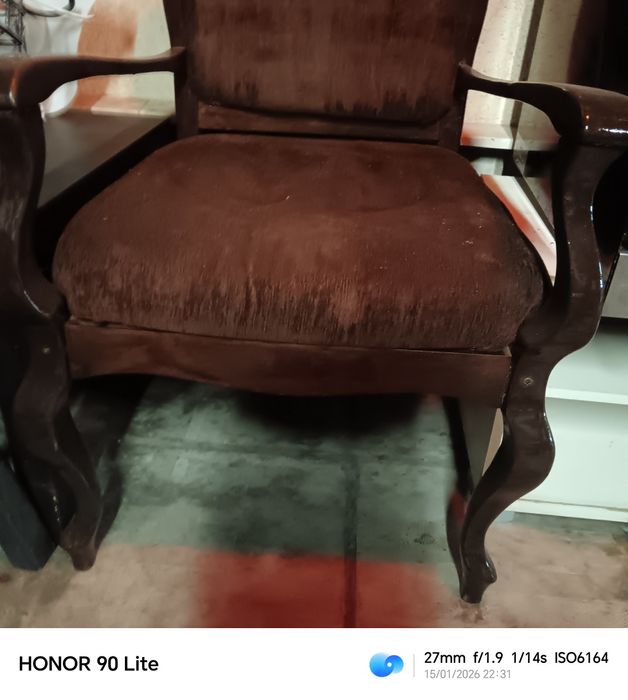 Стар дървен  ретро стол