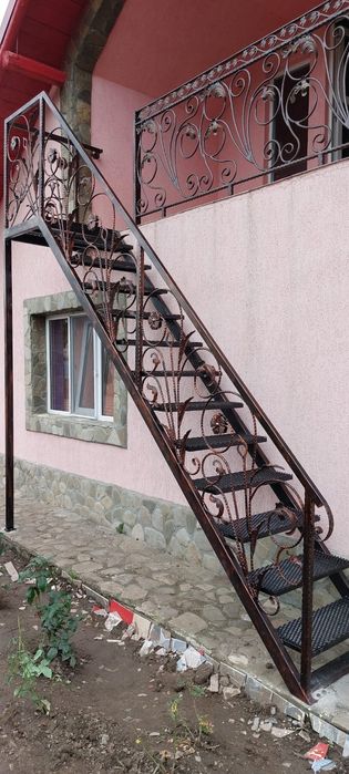 Scari metalice de exterior și interior
