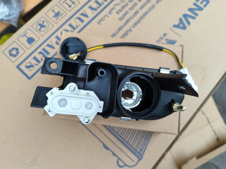 Туманки Карина Е хрусталь/ Toyota Carina E