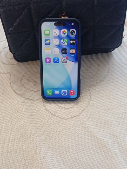 Vând iPhone 16 128g