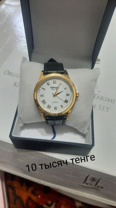 Часы новые продам