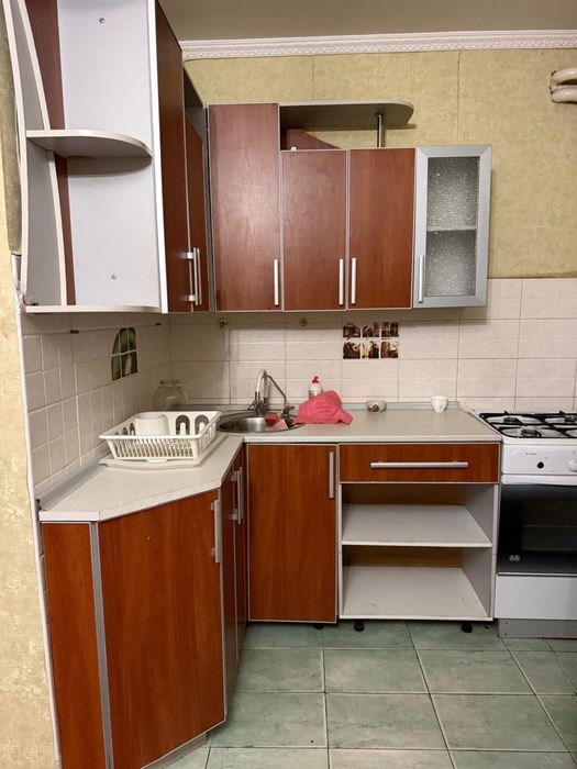 Шкаф,кухонный шкаф,телевизор продаем
