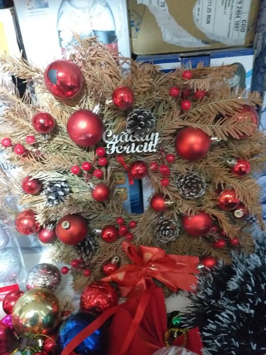 Lot Decoratiuni de Craciun Beteala.Globuri